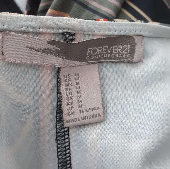 Forever 21 Abstract Print Bodycon Dress Si… - Picture 9 of 11